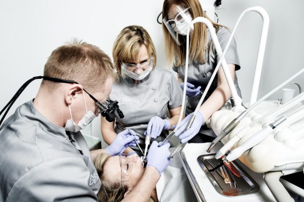 Konservative Zahnheilkunde - klinika Neo Beauty